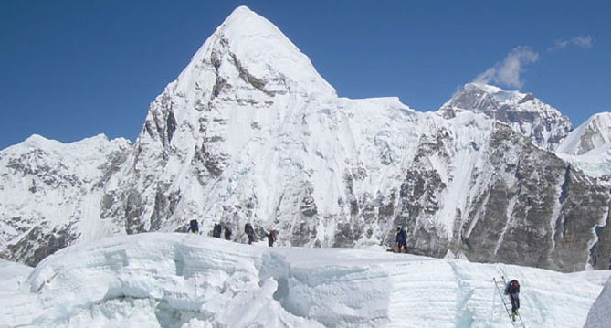 Tharphu Chuli Peak Climbing
